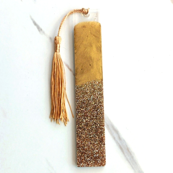 Handmade Initial Resin Bookmark - Picture 3 of 3